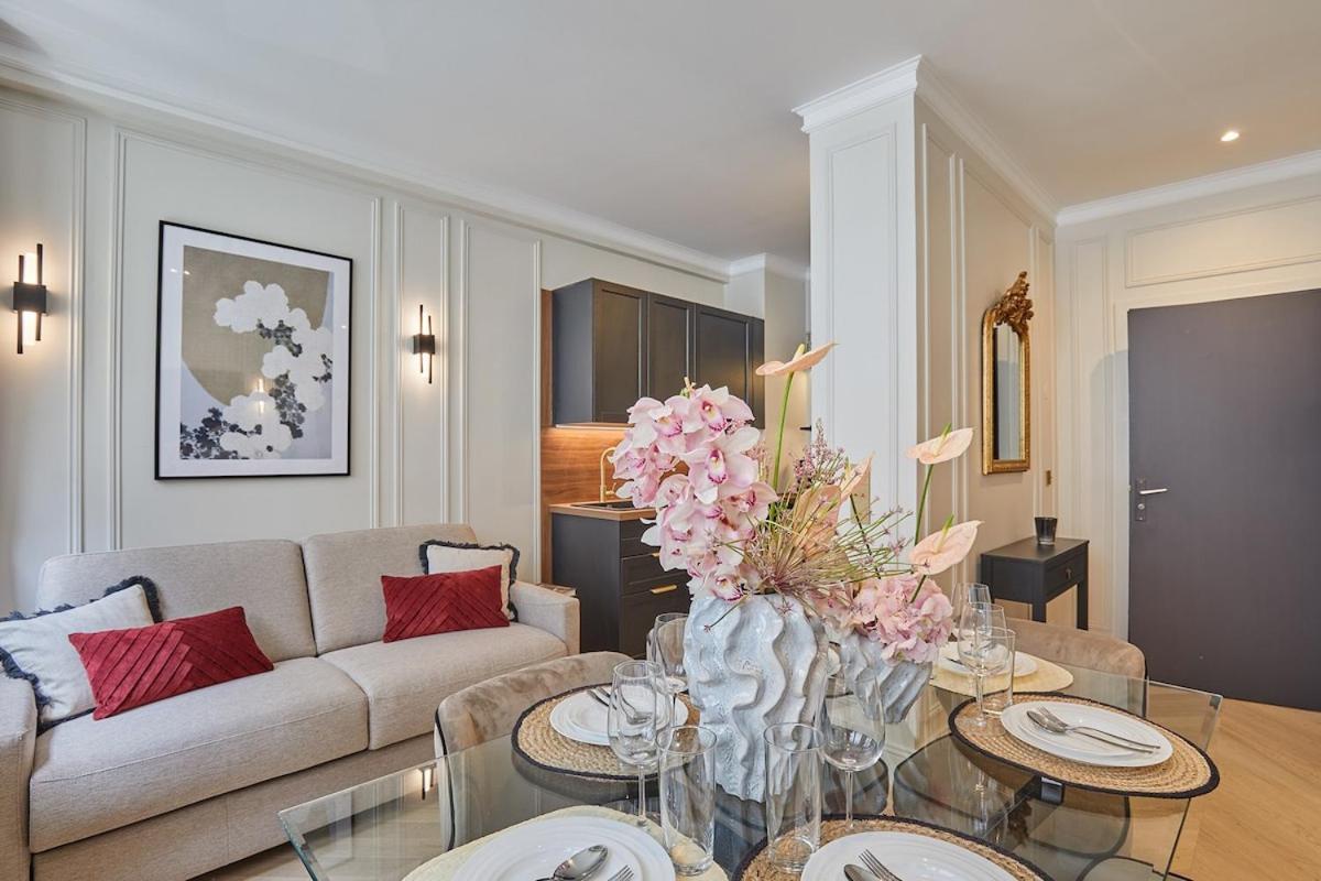 Eiffel Tower Invalides