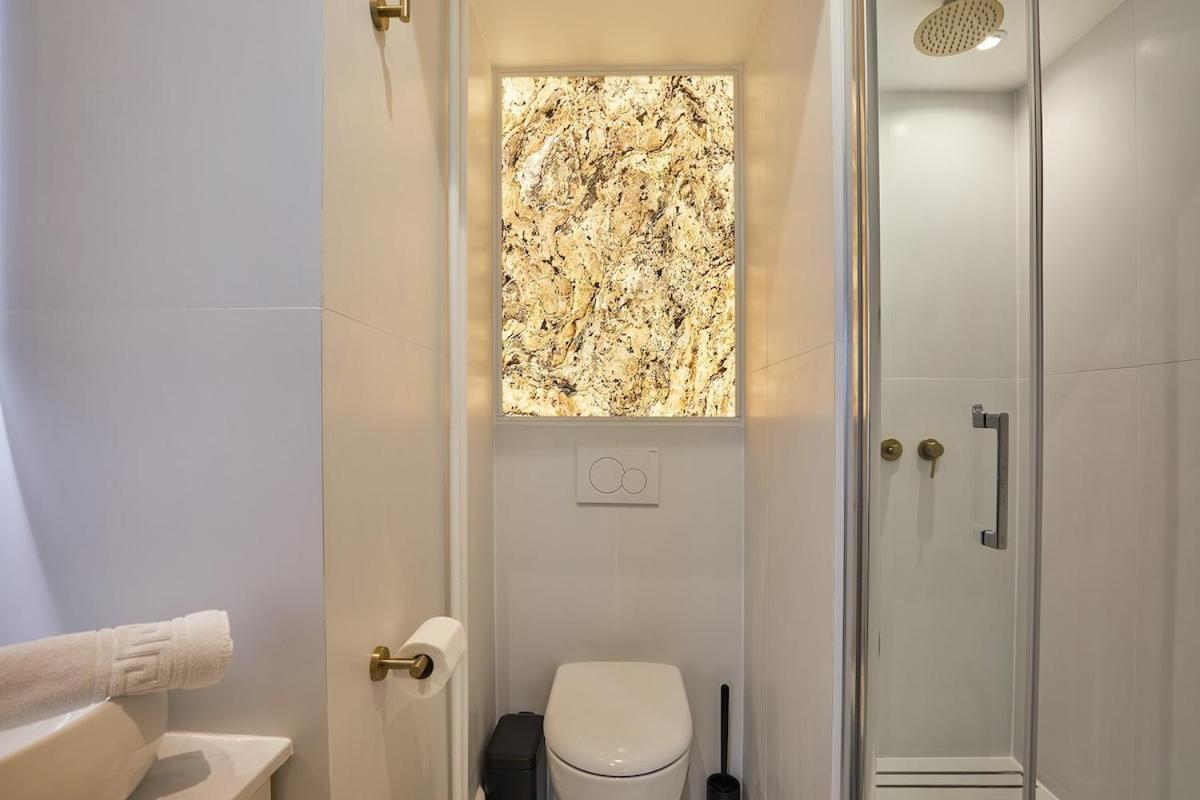 Eiffel Tower Invalides *