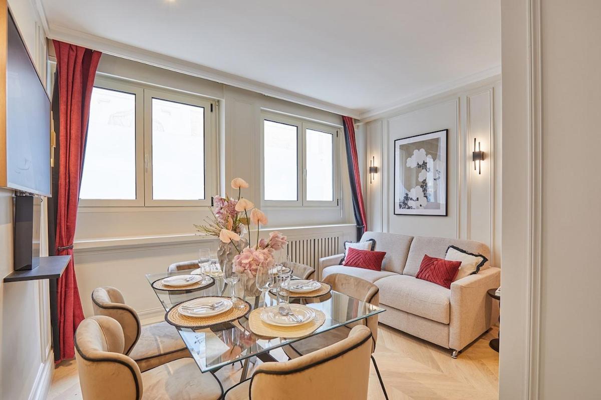 Eiffel Tower Invalides * Paris